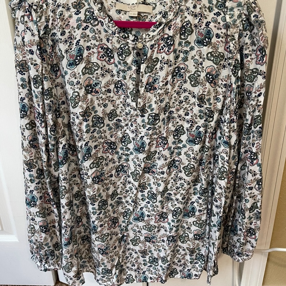LOFT Plus Floral 3/4 Ruffle sleeve Top Size 16